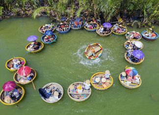 Du lịch Đà Nẵng: Thuê thuyền thúng rừng dừa Bảy Mẫu giá rẻ